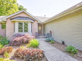 6648 Wellingham Cir, Rockford, IL 61108