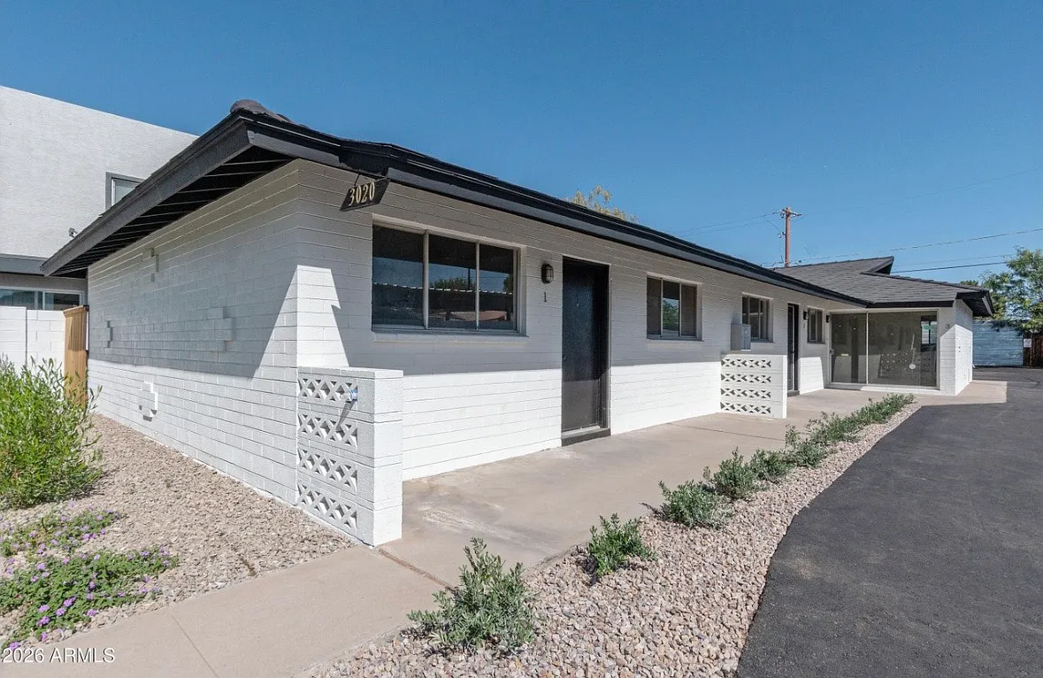 Building Photo - 3020 E Yale St #2