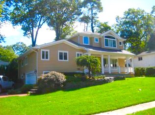 67 Highwood Rd, Oyster Bay, NY 11771