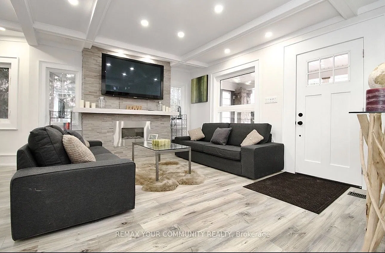 3 bed, $2,950 — Photo 1