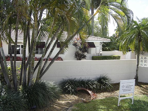 2nd image of 341 Idlewyld Dr