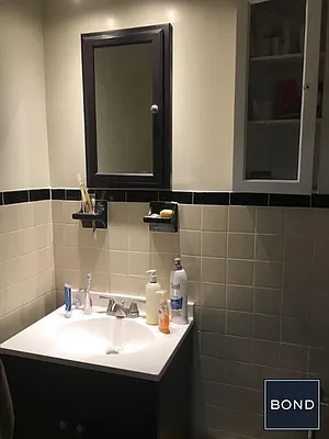 Rented by Bond New York | media 5