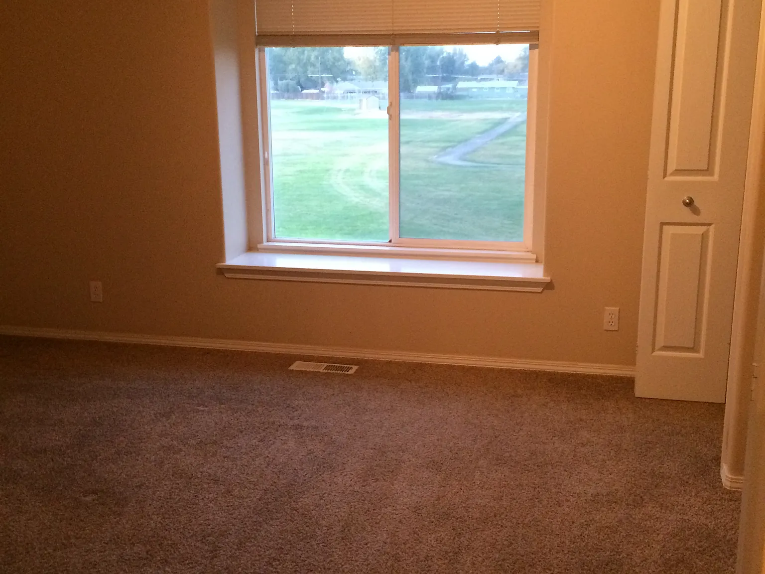 2 bed, 2.5 bath, 1540 sqft, $1,695 — Photo 4