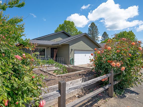 3rd image of 140 Getchell Ct