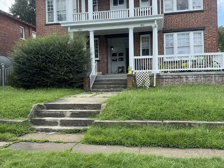 2422 Barton Ave — Photo 1