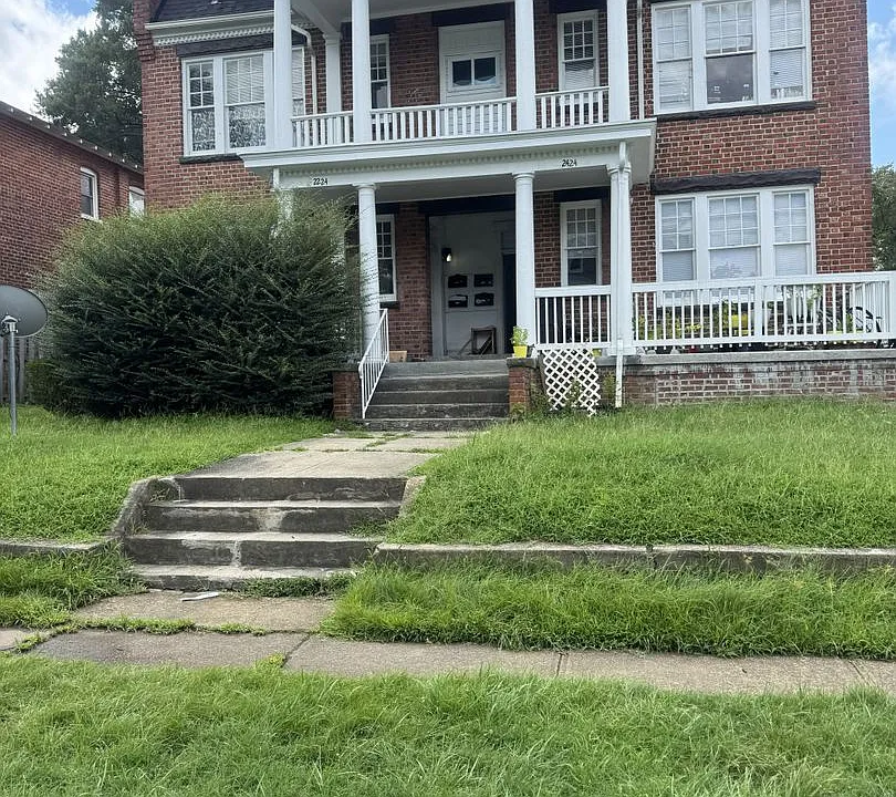 2422 Barton Ave