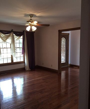 4th image of 1524 Cindy Ln S
