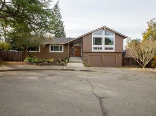 4817 Westminster Pl, Santa Rosa, CA 95405
