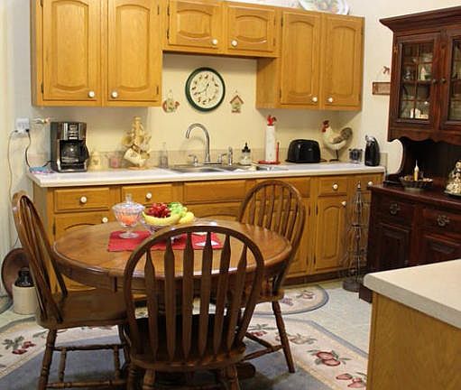 5th image of 100 Fisher Ln