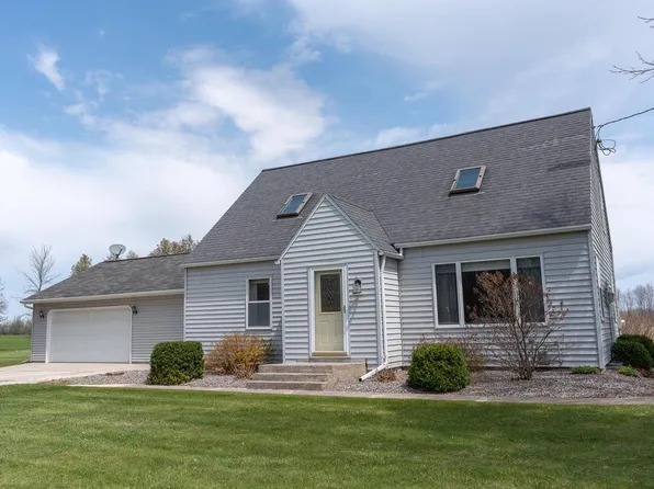 6911 County Road R, Two Rivers, WI 54241