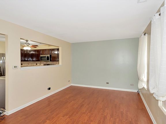 5th image of 921 Symphony Dr