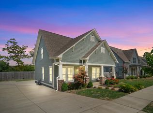 542 Acklen Park Dr, Nashville, TN 37205