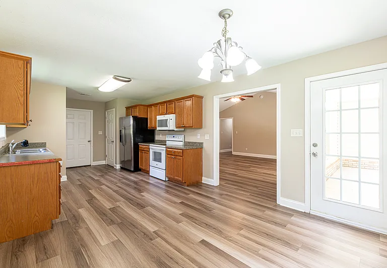 637 Marston Ln #1 — Photo 8