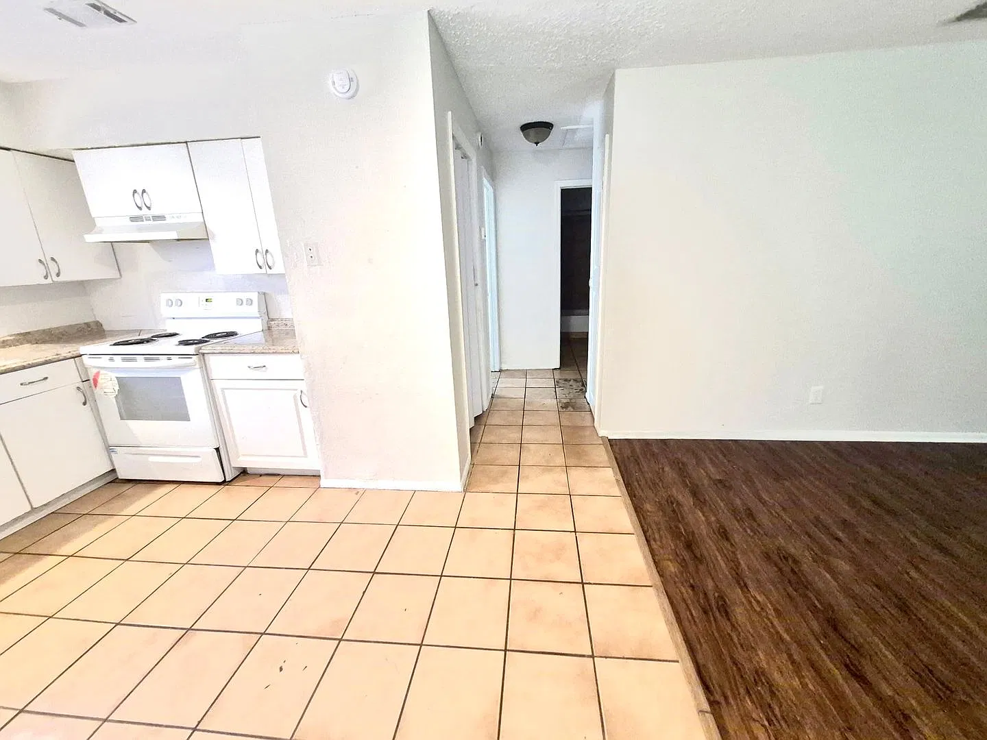 1716 E Idell St — Photo 4
