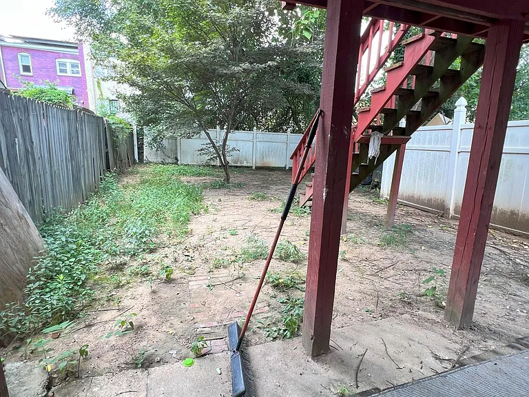 Clay St NE — Photo 13
