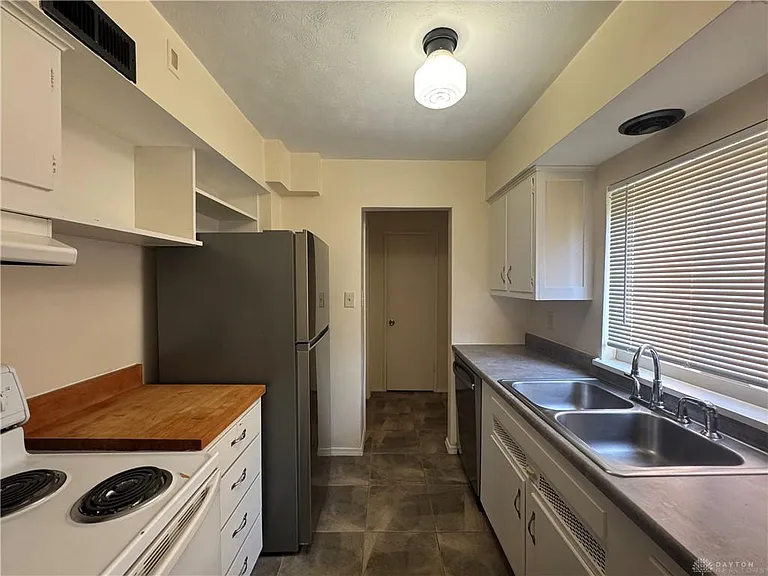 2366 S Patterson Blvd #11 — Photo 5