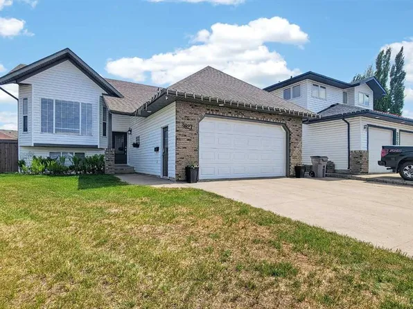 9827 W 67th Ave, Grande Prairie, AB T8W 2T3