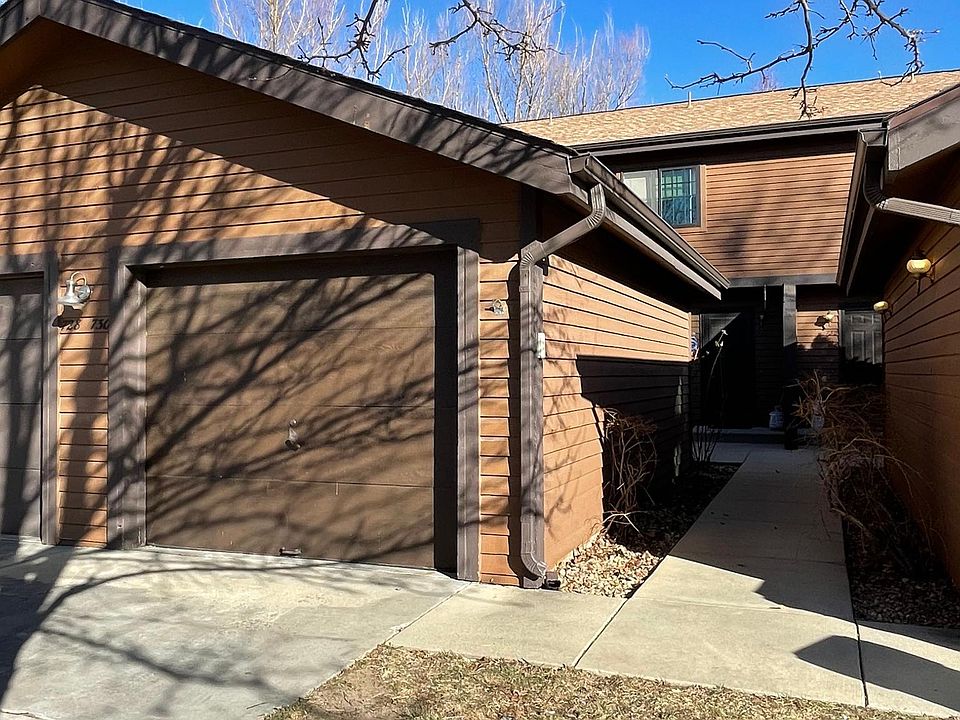 Front of townhouse with garage