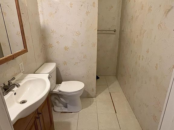 5th image of 1907 Avenue I