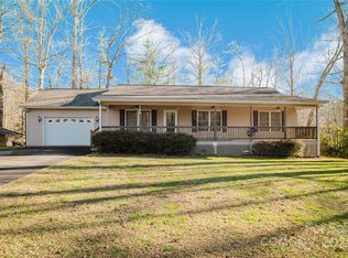 159 W Sweetbriar Ln, Etowah, NC 28729