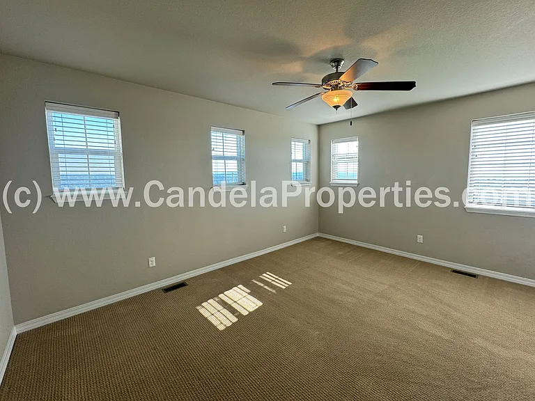 475 Eclipse Dr — Photo 40