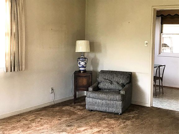 5th image of 1701 Villa Stone Dr