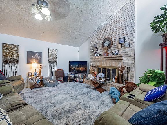 4th image of 10827 Braes Forest Dr