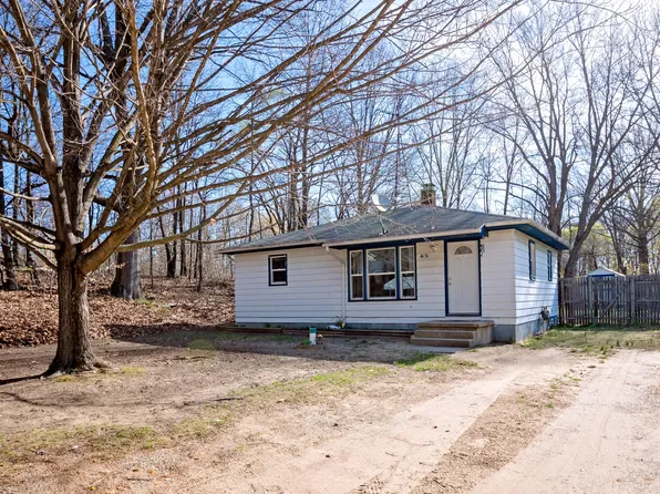 4131 Bansen Ln, Benton Harbor, MI 49022
