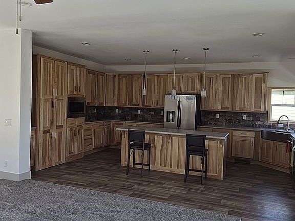 2nd image of 706 W Summit St