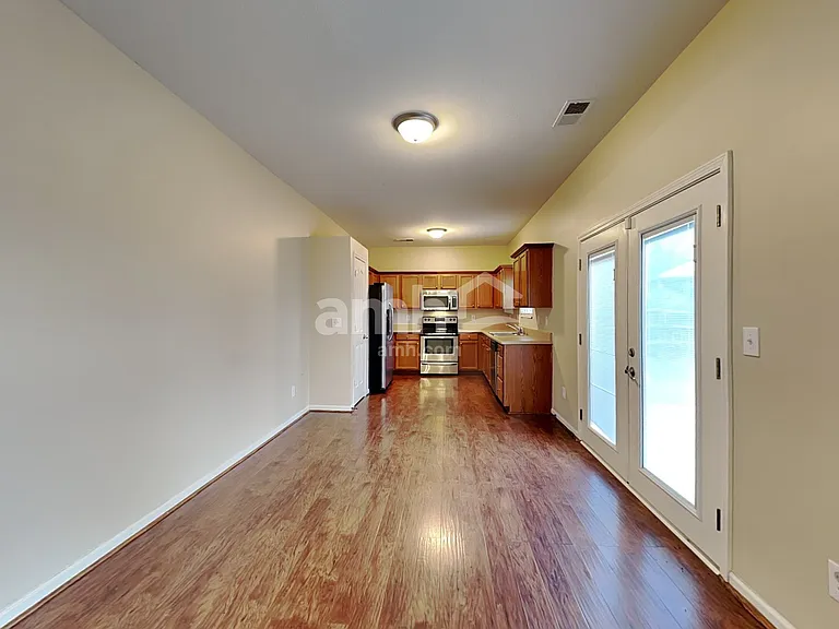 412 Galesburg Dr — Photo 6