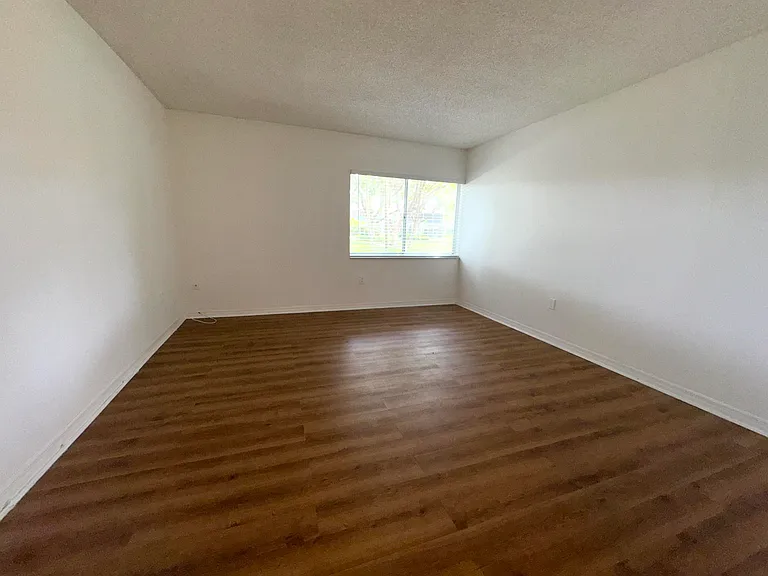 701 N Pine Island Rd #105 — Photo 10