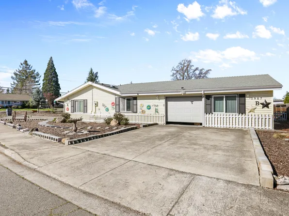 2987 Delta Waters Rd, Medford, OR 97504