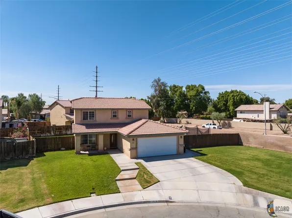 708 Maple Ct, Brawley, CA 92227