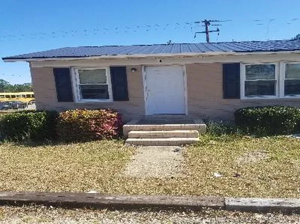 113 Calvin St, Spring Lake, NC 28390