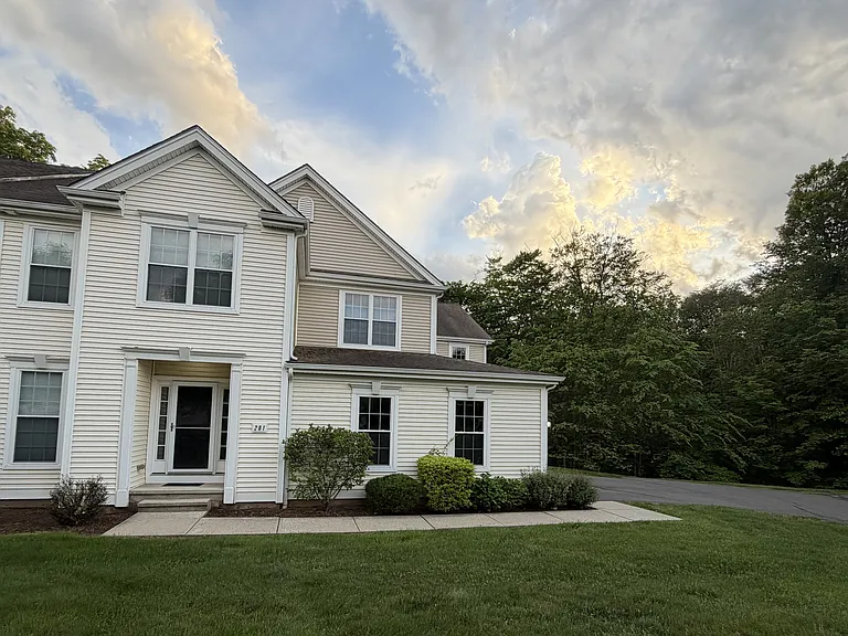 281 Sterling Dr — Photo 1