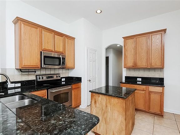 2nd image of 5231 Lake Grove Dr