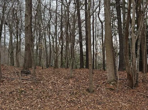 20 Hidden Lake Dr, Montross, VA 22520