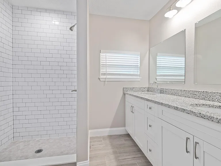 408 W Virginia Ave — Photo 13