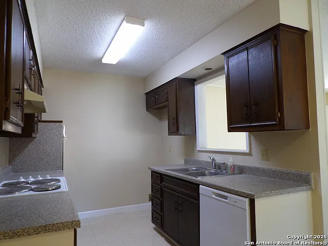 5637 Walzem Rd — Photo 5