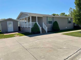 118 Meadow Ln, Pt Huron, MI 48060