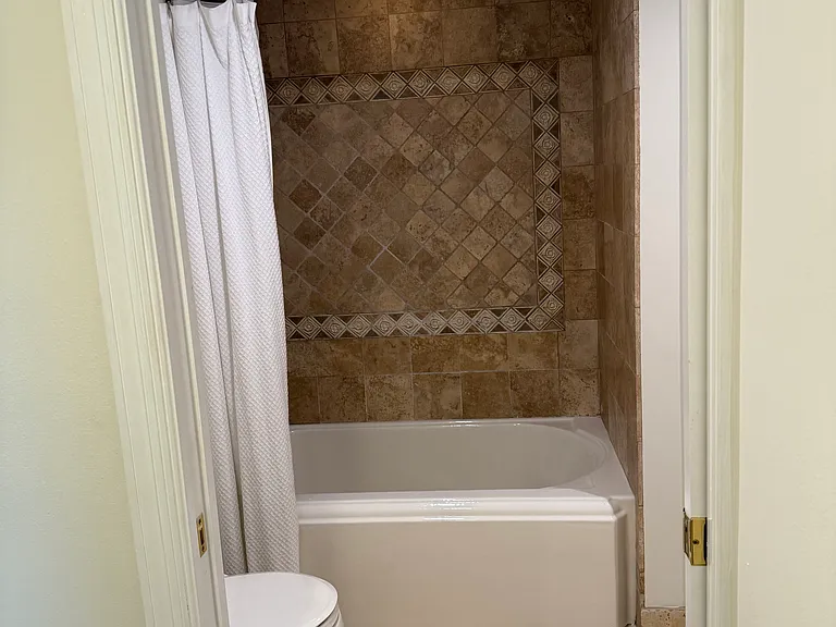 400 E Colonial Dr #603 — Photo 24