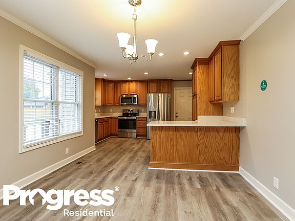 5th image of 3226 Penny Ln