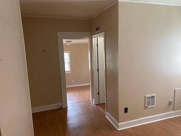 5th image of 310 W Maple St #1