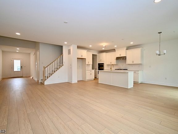 5th image of 26 Arowana Rd