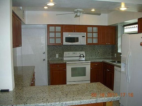 4th image of 611 Jeronimo Dr
