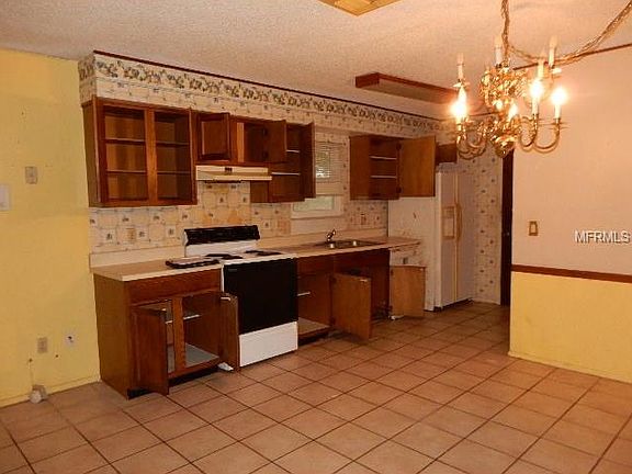 2nd image of 2426 Oak Hollow Dr