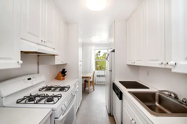 Sold by Compass | media 2