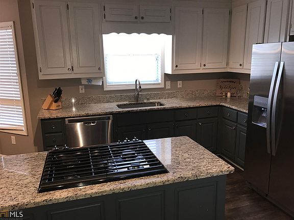 4th image of 327 Cattlemans Cir