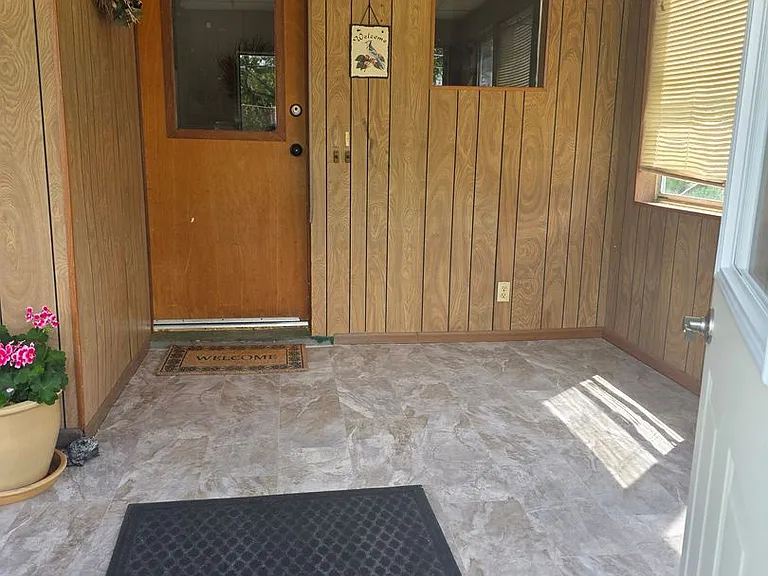 150 McCauley Ave — Photo 2