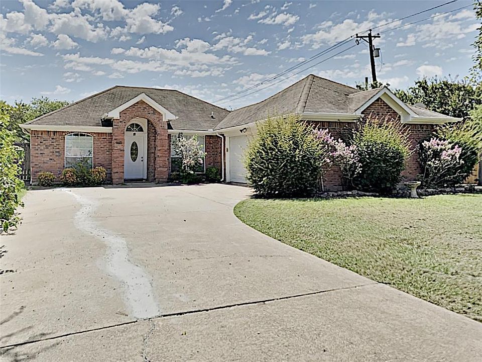 1st image of 7702 Park Ln
